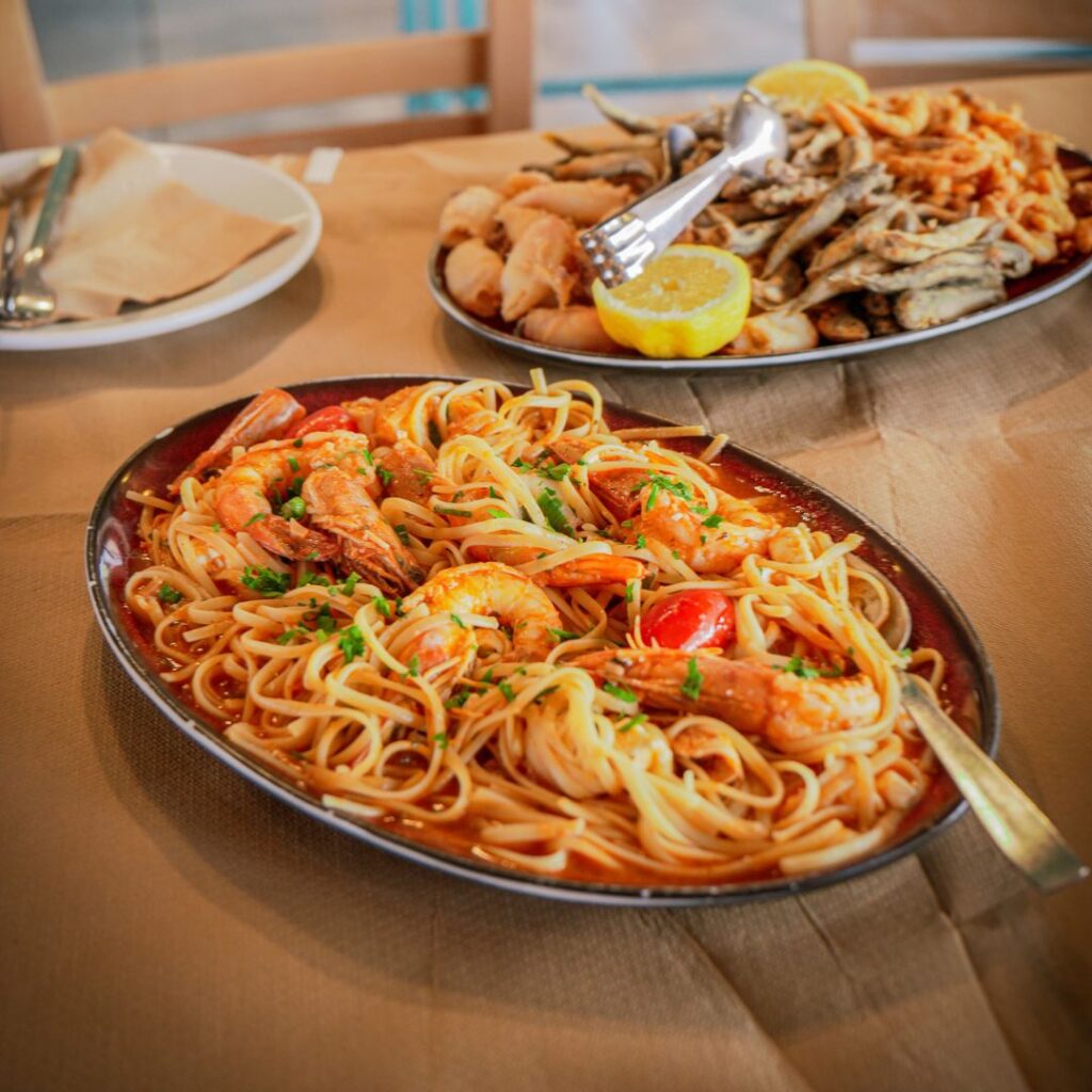 Find Out Where to Eat in Artemida korali